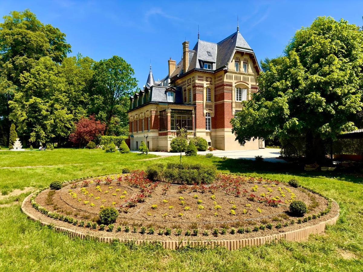 Chateau De Moliens ภายนอก รูปภาพ