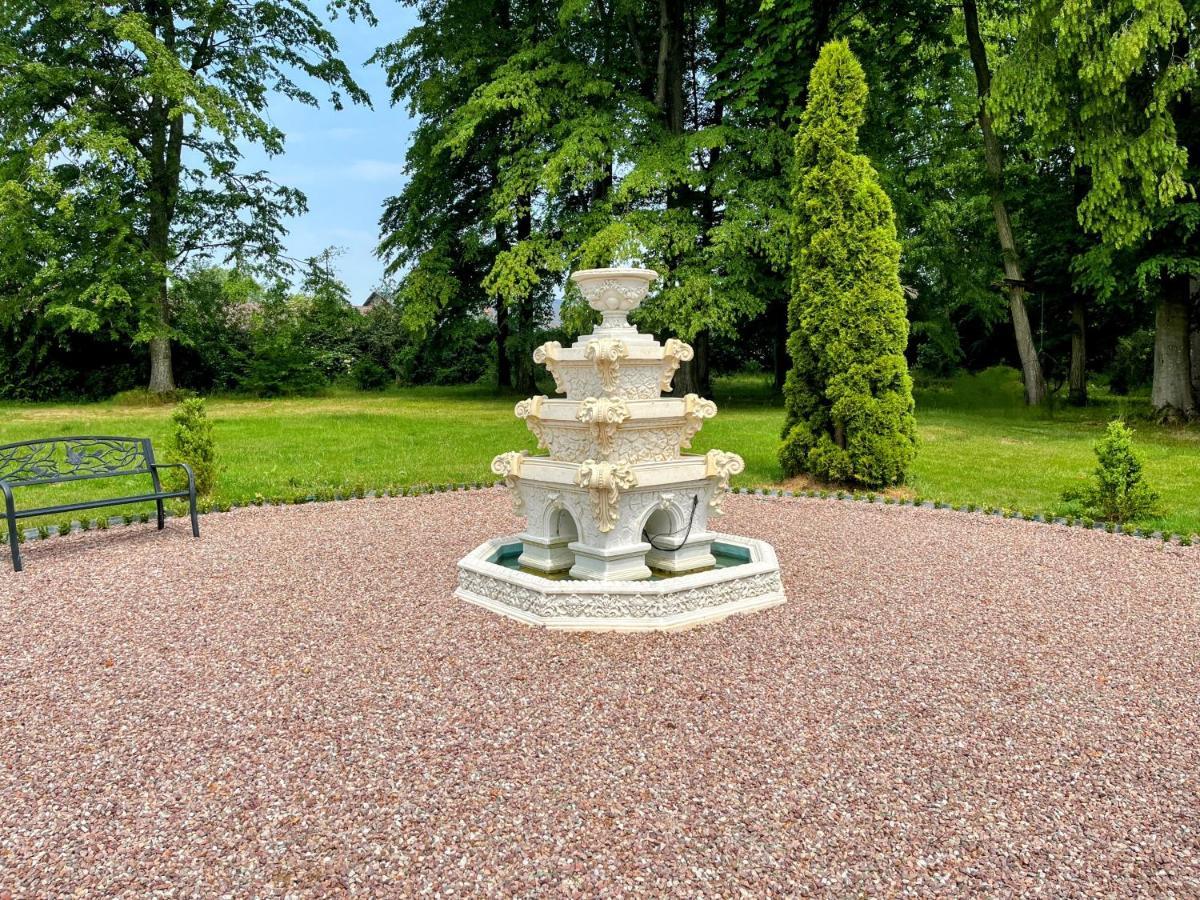 Chateau De Moliens ภายนอก รูปภาพ